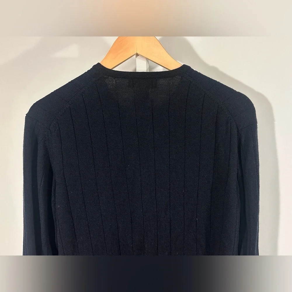 Banana Republic Extra-Fine Italian Merino Ribbed V-Neck Sweater  Minimal Black M